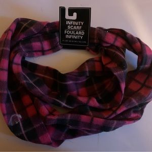 Black and red infinity scarf